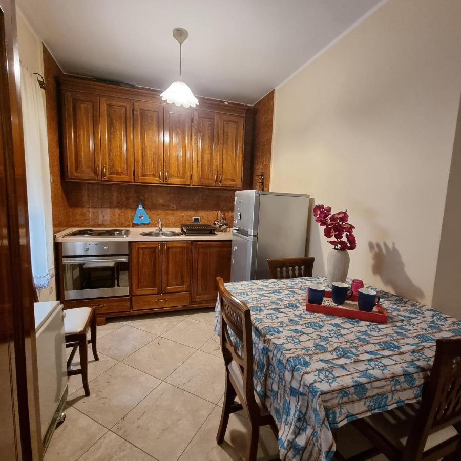 Apartment On The Shore Of The Bay Of Kotor With Free Wi-Fi Esterno foto